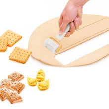 Load image into Gallery viewer, Pastry Roller Cutter